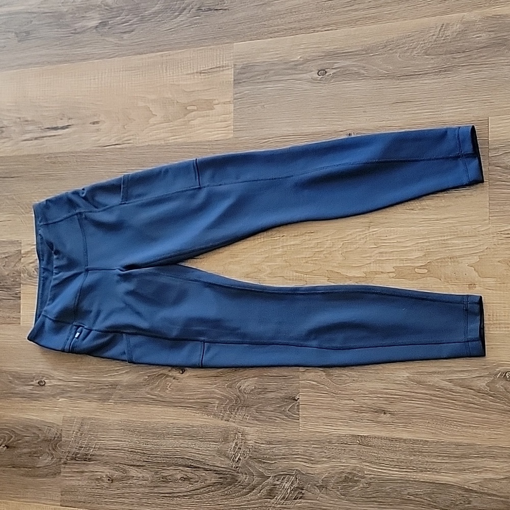 Patagonia pack out leggings, navy size xs.